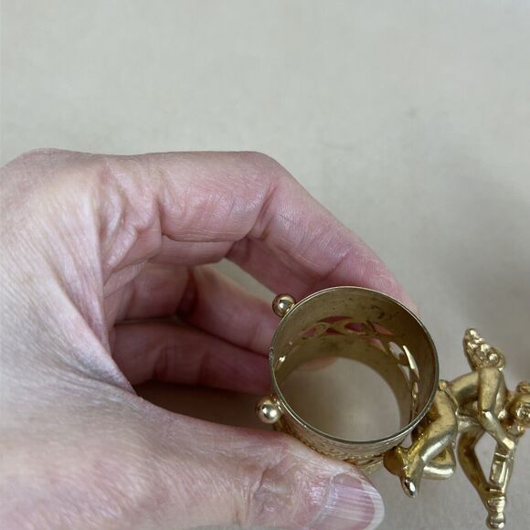 VTG 8pc Gold Tone Metal Angel Playing Violin Filigree Napkin Ring Holder Signed‎ - Picture 16 of 16